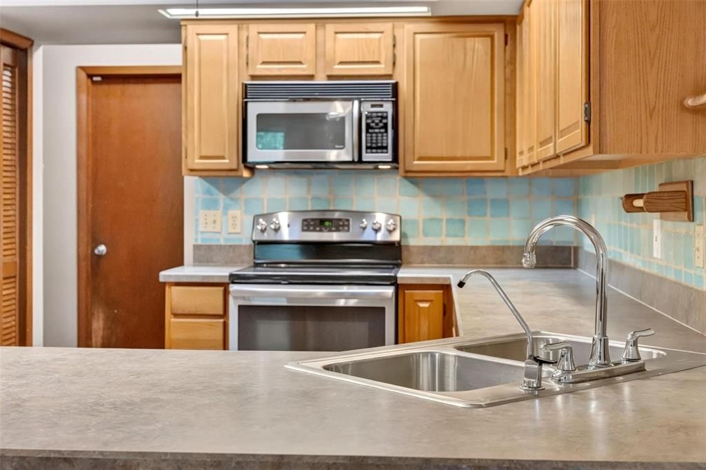 For Sale: $395,000 (3 beds, 2 baths, 1606 Square Feet)