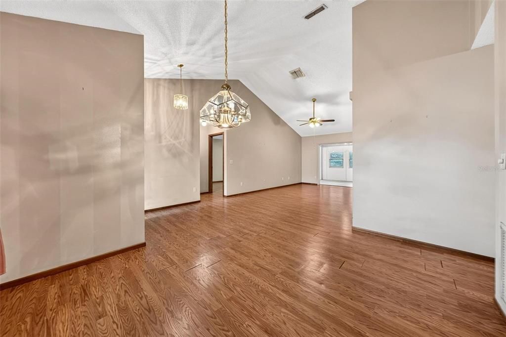 For Sale: $395,000 (3 beds, 2 baths, 1606 Square Feet)