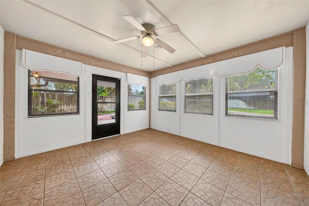 For Sale: $395,000 (3 beds, 2 baths, 1606 Square Feet)