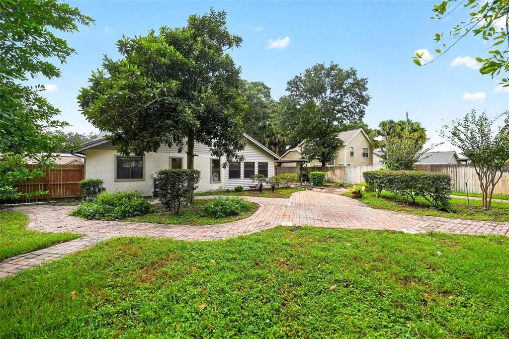 For Sale: $395,000 (3 beds, 2 baths, 1606 Square Feet)