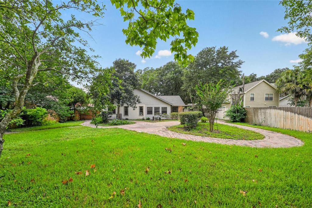For Sale: $395,000 (3 beds, 2 baths, 1606 Square Feet)