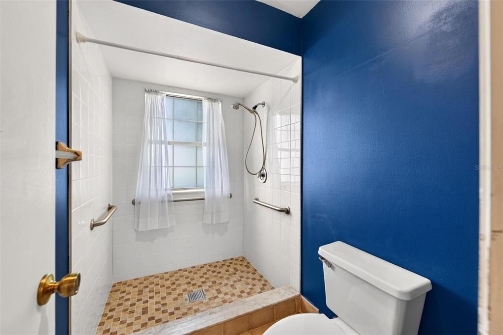 For Sale: $395,000 (3 beds, 2 baths, 1606 Square Feet)