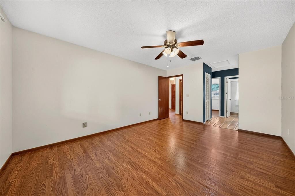 For Sale: $395,000 (3 beds, 2 baths, 1606 Square Feet)