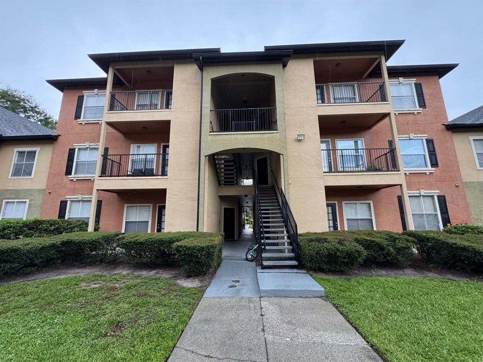For Sale: $142,000 (1 beds, 1 baths, 713 Square Feet)