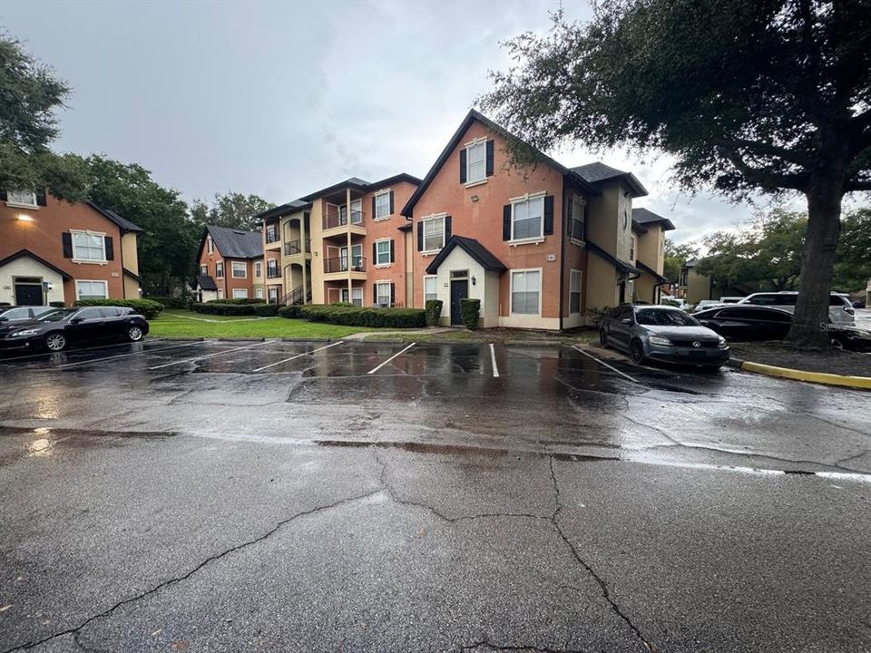 For Sale: $142,000 (1 beds, 1 baths, 713 Square Feet)