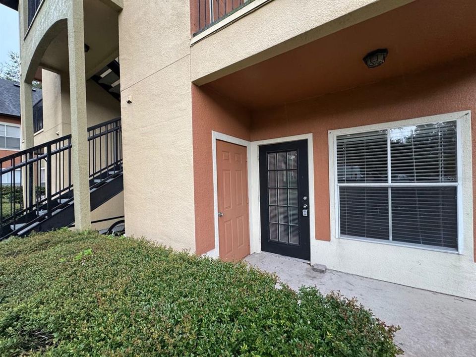 For Sale: $142,000 (1 beds, 1 baths, 713 Square Feet)