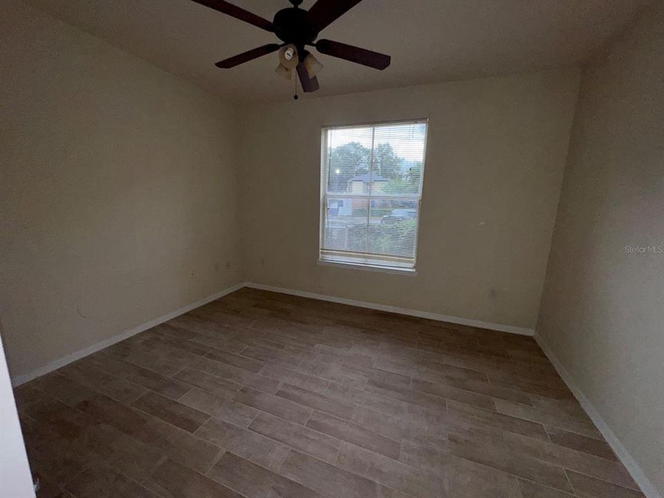 For Sale: $142,000 (1 beds, 1 baths, 713 Square Feet)