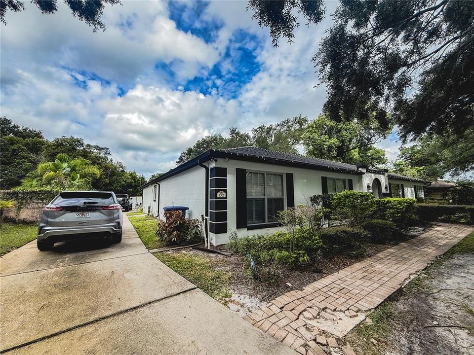En Venta: $769,900 (3 camas, 3 baños, 2145 Pies cuadrados)