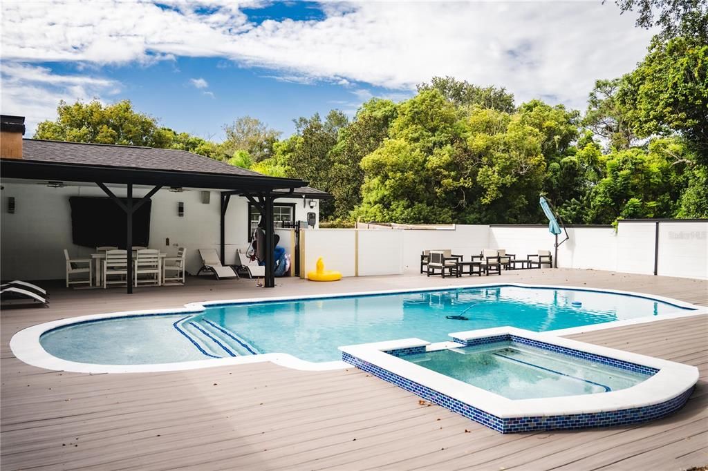 En Venta: $769,900 (3 camas, 3 baños, 2145 Pies cuadrados)