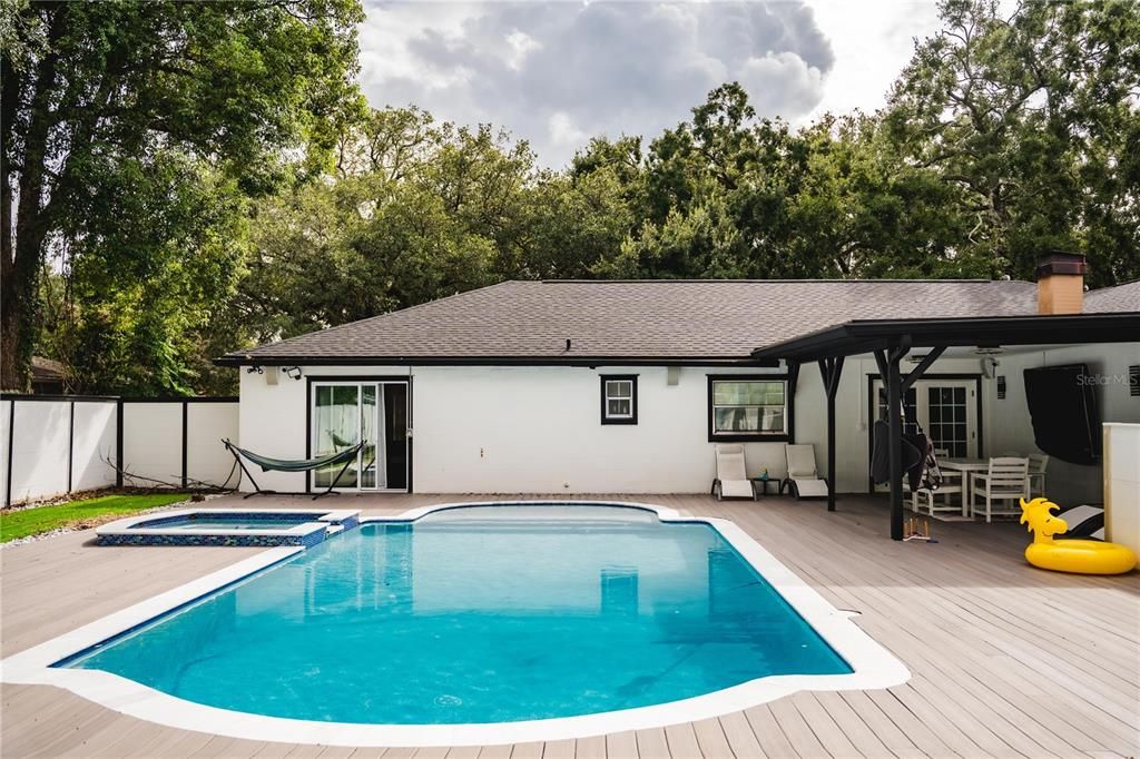 En Venta: $769,900 (3 camas, 3 baños, 2145 Pies cuadrados)