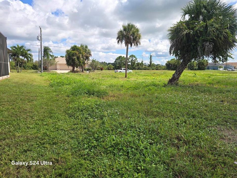 На продажу: $47,000 (0.22 acres)