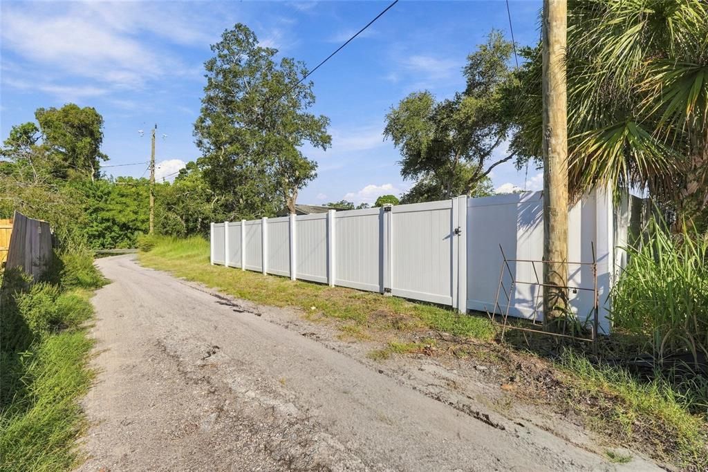 В аренду: $2,700 (3 спален, 2 ванн, 912 Квадратных фут)