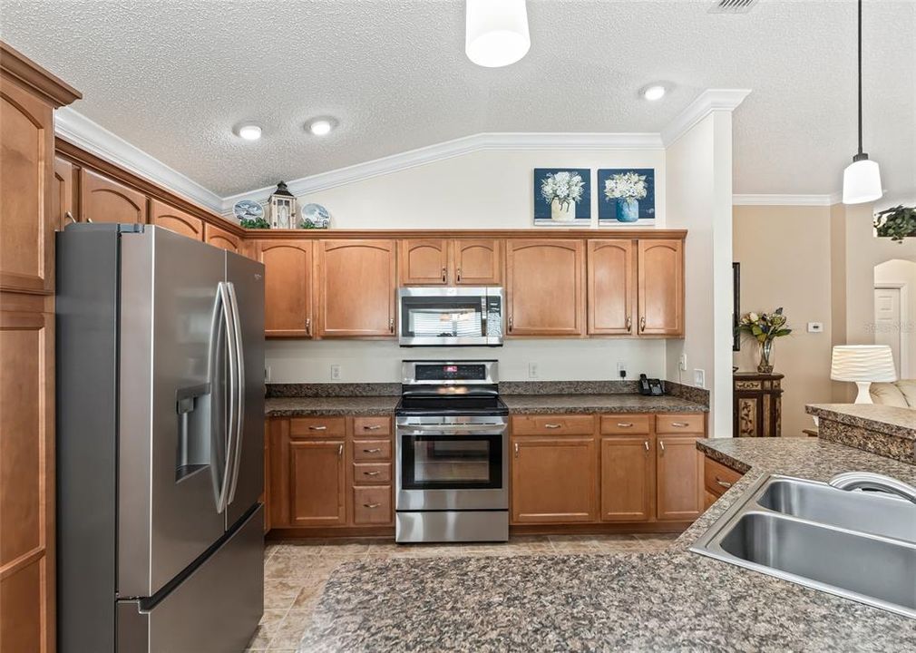 For Sale: $424,900 (3 beds, 2 baths, 1685 Square Feet)