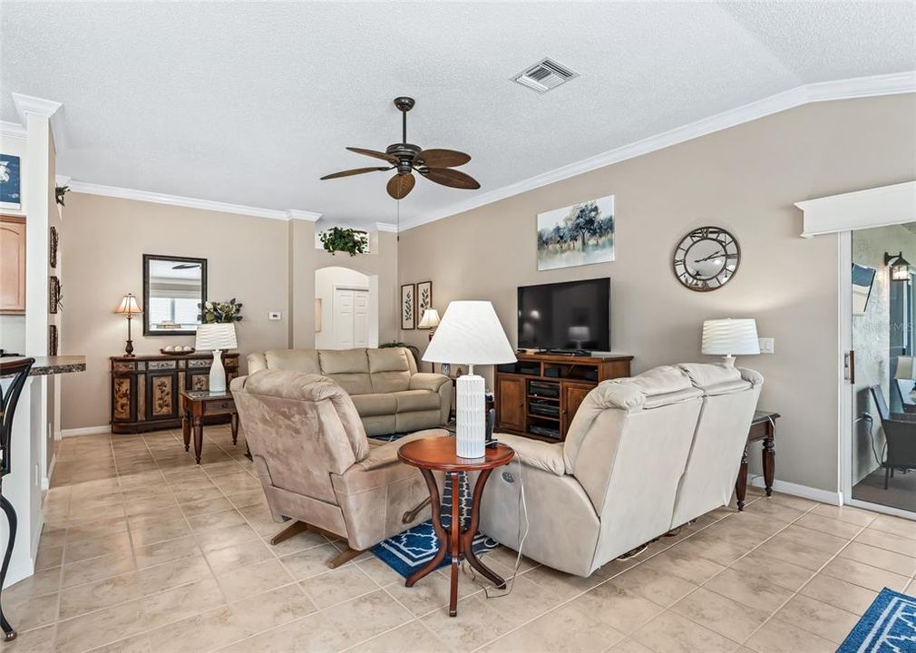For Sale: $424,900 (3 beds, 2 baths, 1685 Square Feet)