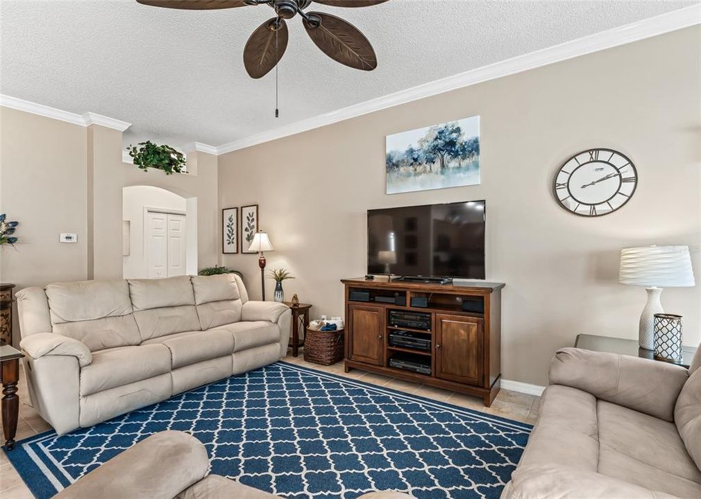 For Sale: $424,900 (3 beds, 2 baths, 1685 Square Feet)