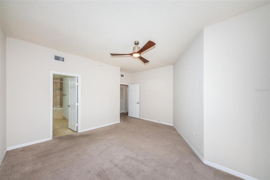 For Rent: $3,950 (3 beds, 3 baths, 1907 Square Feet)