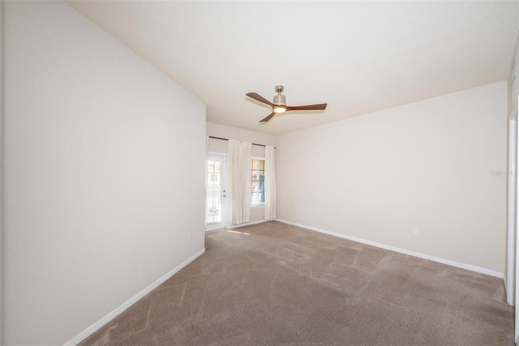 For Rent: $3,950 (3 beds, 3 baths, 1907 Square Feet)