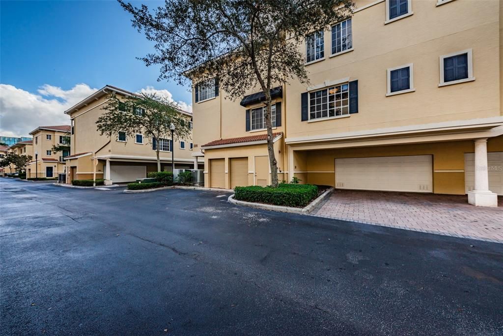 For Rent: $3,950 (3 beds, 3 baths, 1907 Square Feet)