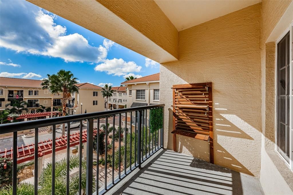 For Rent: $3,950 (3 beds, 3 baths, 1907 Square Feet)