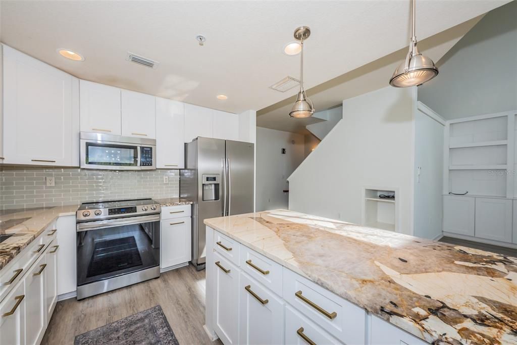 For Rent: $3,950 (3 beds, 3 baths, 1907 Square Feet)