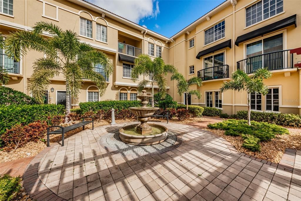 For Rent: $3,950 (3 beds, 3 baths, 1907 Square Feet)