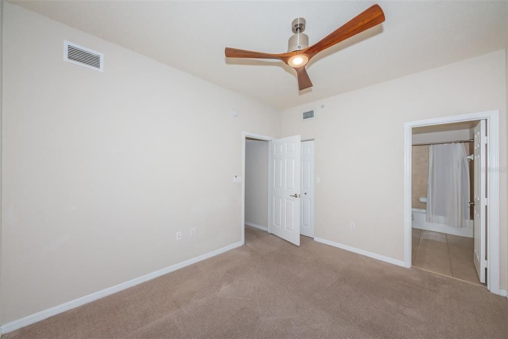 For Rent: $3,950 (3 beds, 3 baths, 1907 Square Feet)