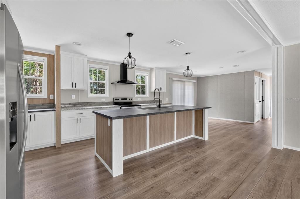 For Sale: $244,900 (3 beds, 2 baths, 1493 Square Feet)