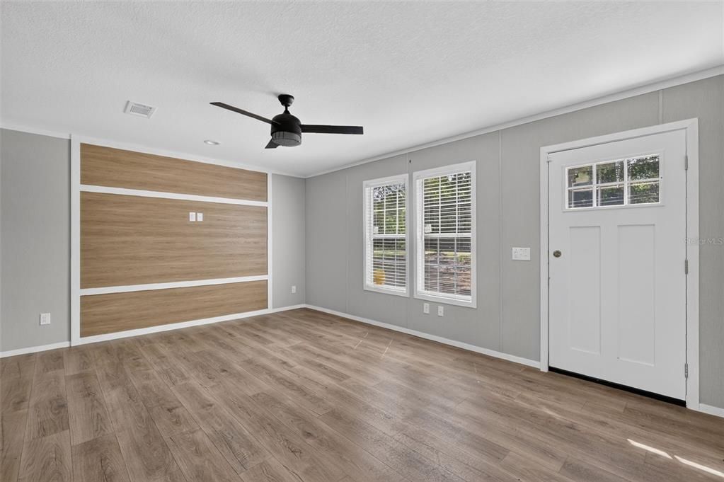 For Sale: $244,900 (3 beds, 2 baths, 1493 Square Feet)