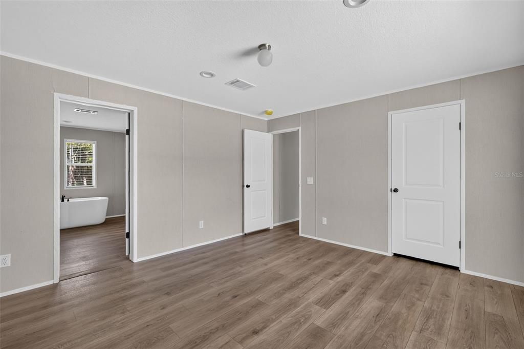 For Sale: $244,900 (3 beds, 2 baths, 1493 Square Feet)