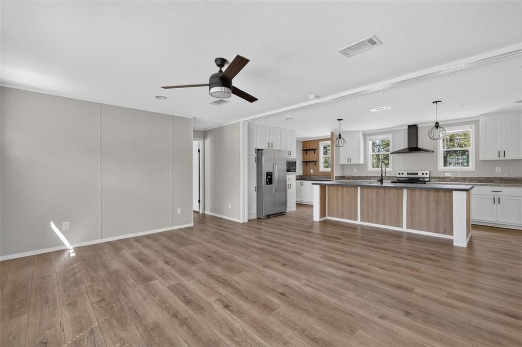 For Sale: $244,900 (3 beds, 2 baths, 1493 Square Feet)