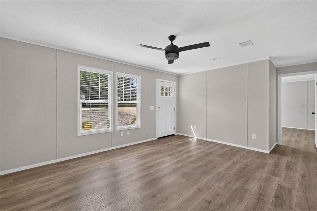 For Sale: $244,900 (3 beds, 2 baths, 1493 Square Feet)