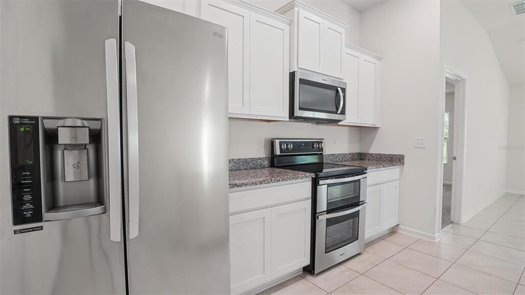 На продажу: $289,000 (3 спален, 2 ванн, 1713 Квадратных фут)