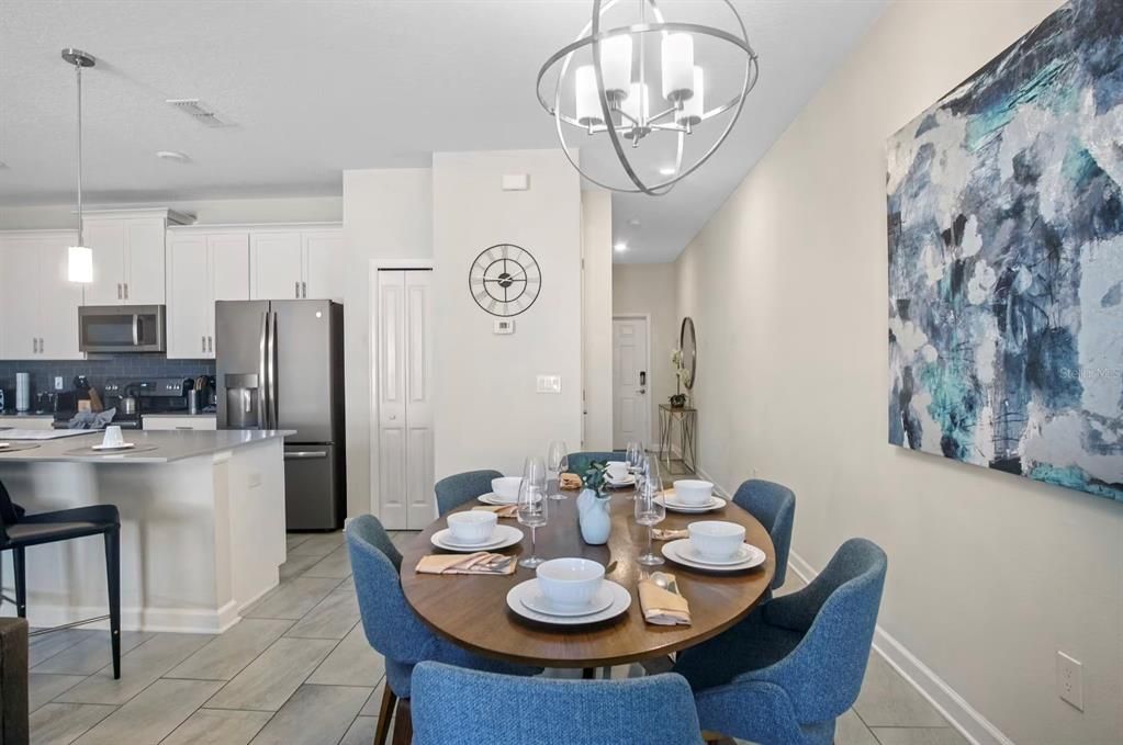 En Venta: $475,000 (4 camas, 3 baños, 1914 Pies cuadrados)