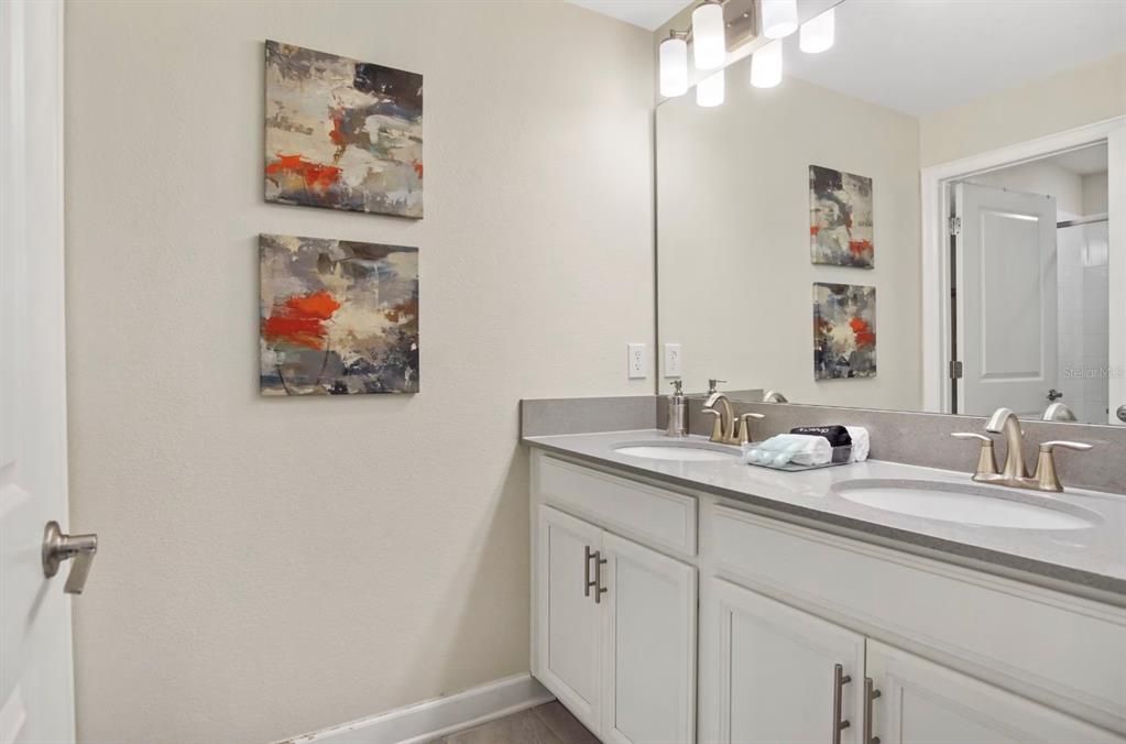 En Venta: $475,000 (4 camas, 3 baños, 1914 Pies cuadrados)
