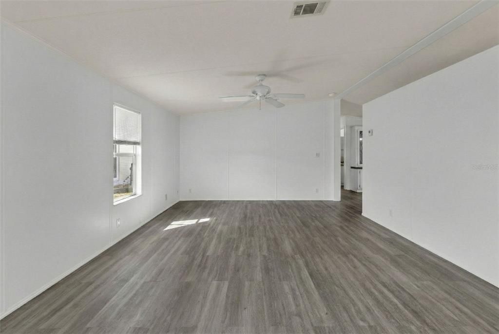 For Sale: $128,000 (2 beds, 2 baths, 1156 Square Feet)