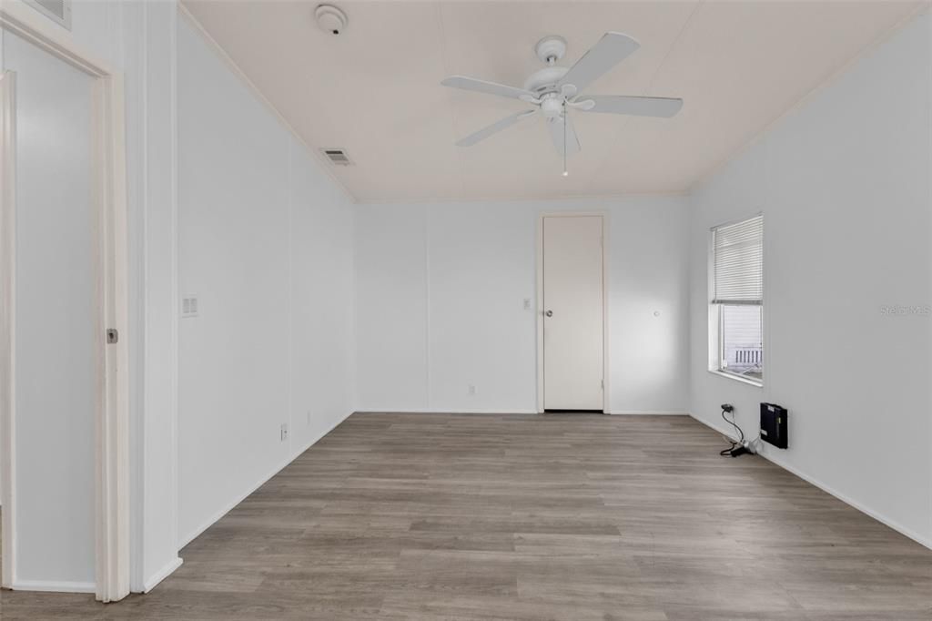 For Sale: $128,000 (2 beds, 2 baths, 1156 Square Feet)