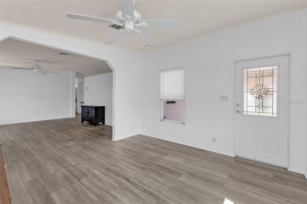For Sale: $128,000 (2 beds, 2 baths, 1156 Square Feet)