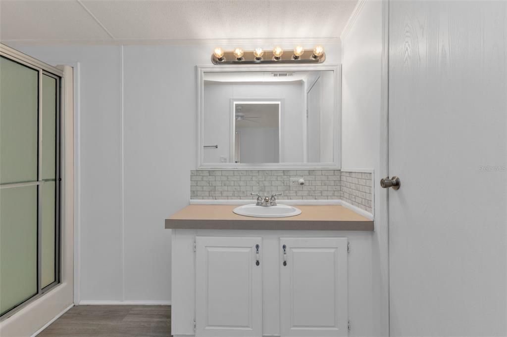 For Sale: $128,000 (2 beds, 2 baths, 1156 Square Feet)