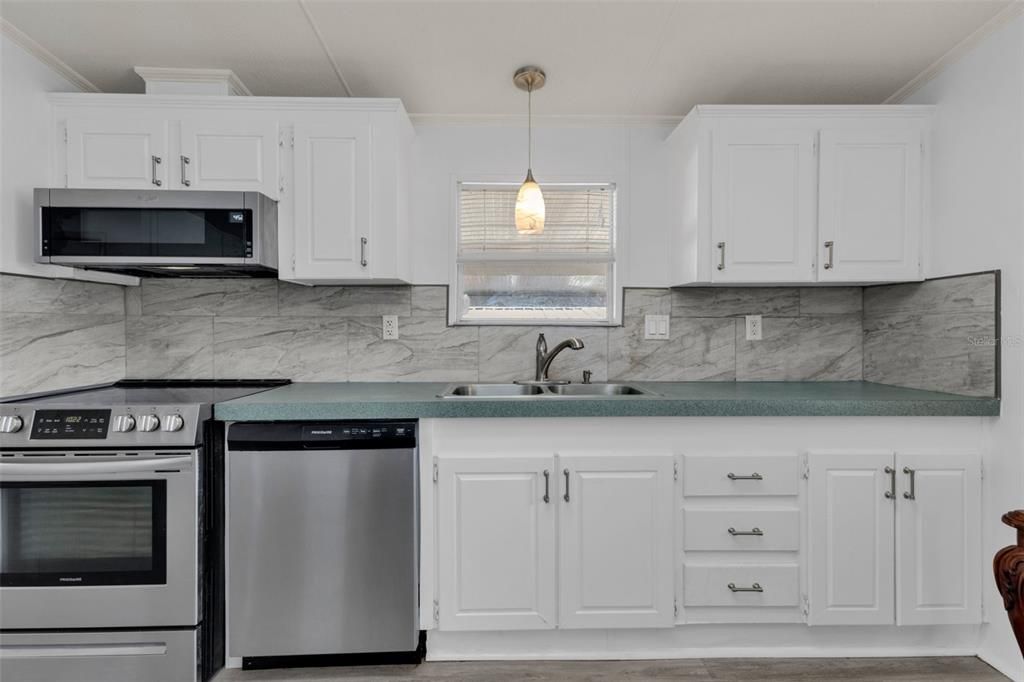 For Sale: $128,000 (2 beds, 2 baths, 1156 Square Feet)