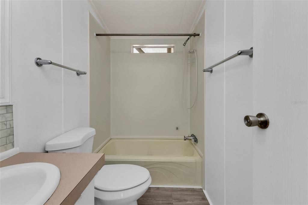 For Sale: $128,000 (2 beds, 2 baths, 1156 Square Feet)