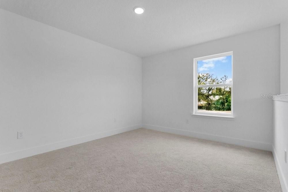 En Venta: $568,900 (5 camas, 3 baños, 2594 Pies cuadrados)