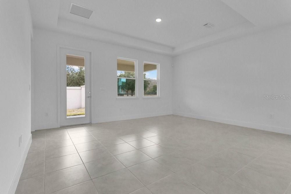 En Venta: $568,900 (5 camas, 3 baños, 2594 Pies cuadrados)
