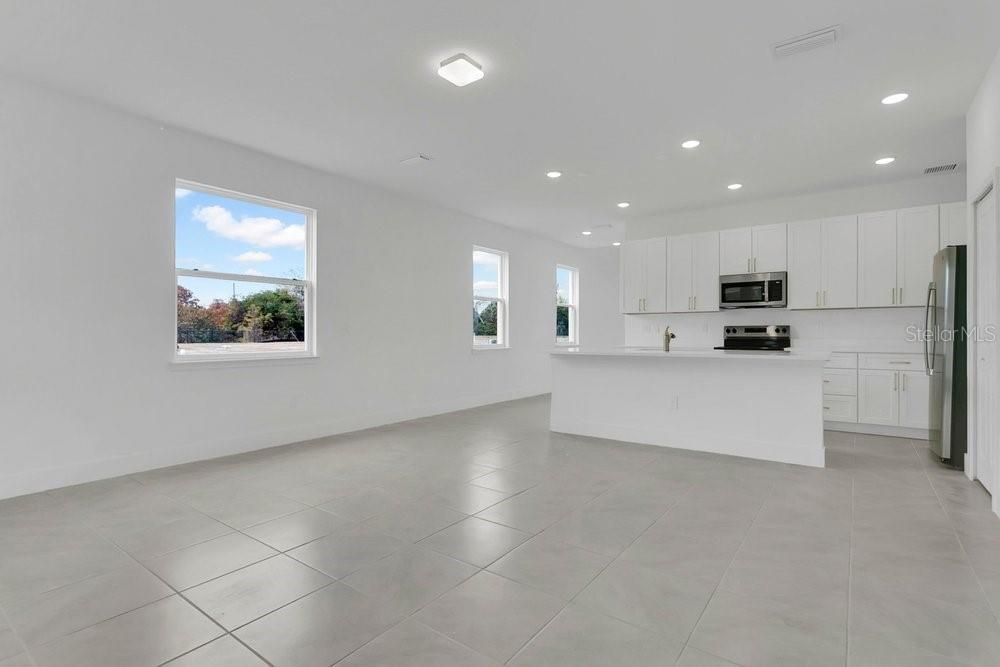 En Venta: $568,900 (5 camas, 3 baños, 2594 Pies cuadrados)