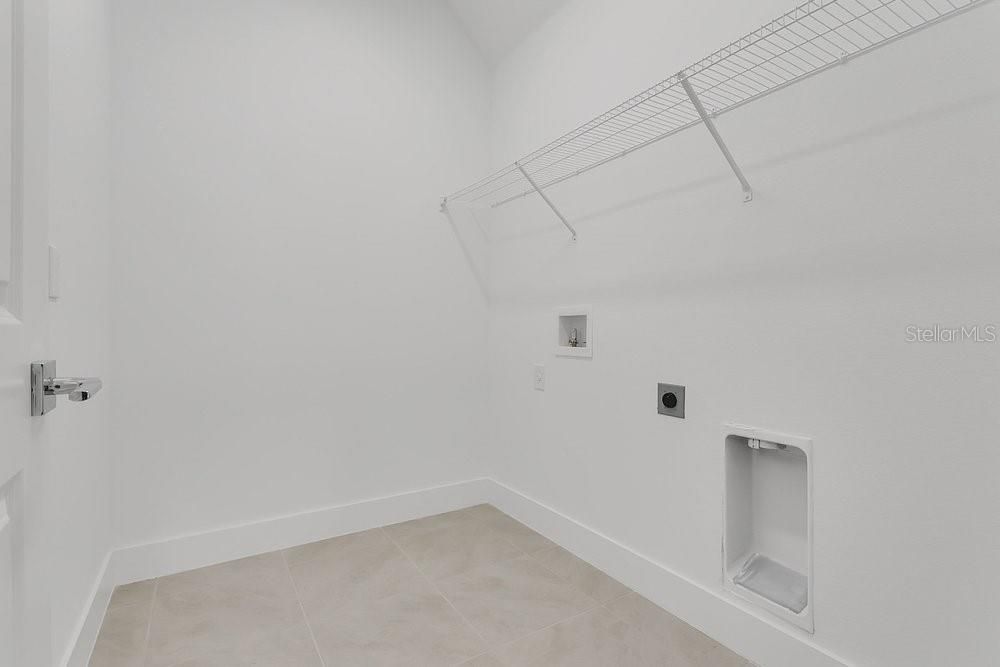 En Venta: $568,900 (5 camas, 3 baños, 2594 Pies cuadrados)