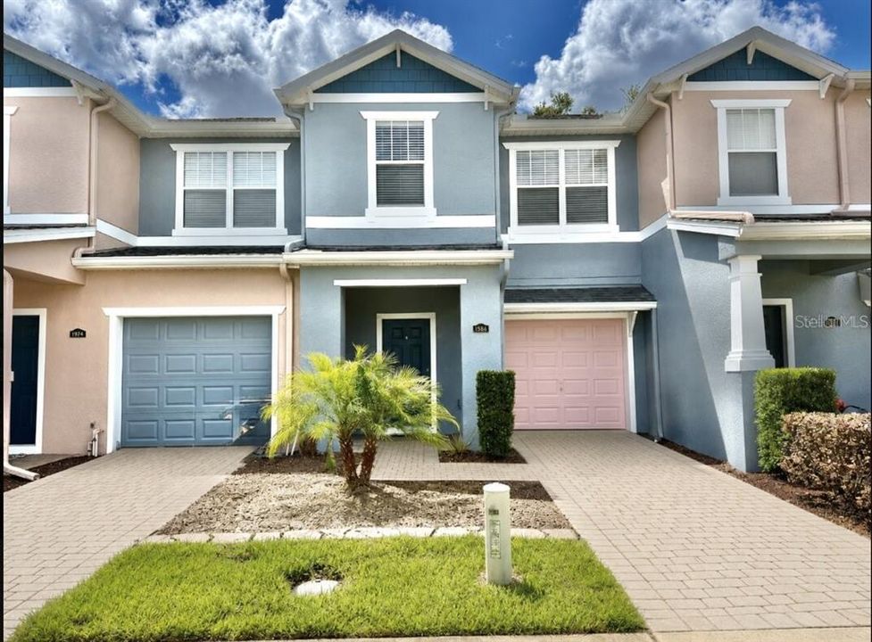 For Rent: $2,200 (3 beds, 2 baths, 1116 Square Feet)