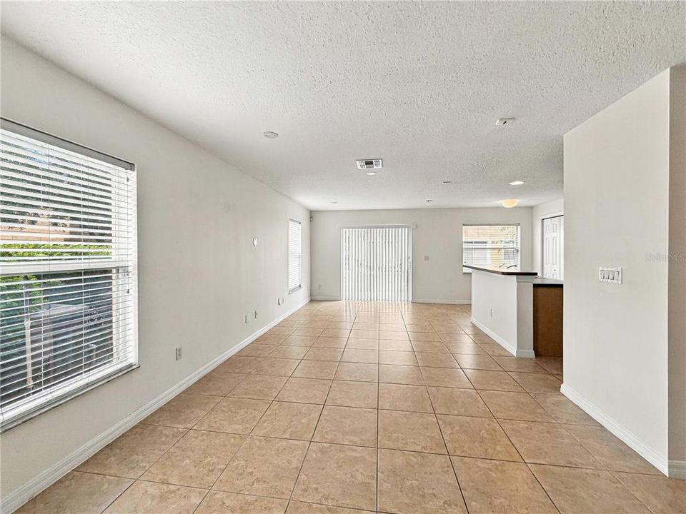 En Venta: $359,900 (3 camas, 2 baños, 1828 Pies cuadrados)