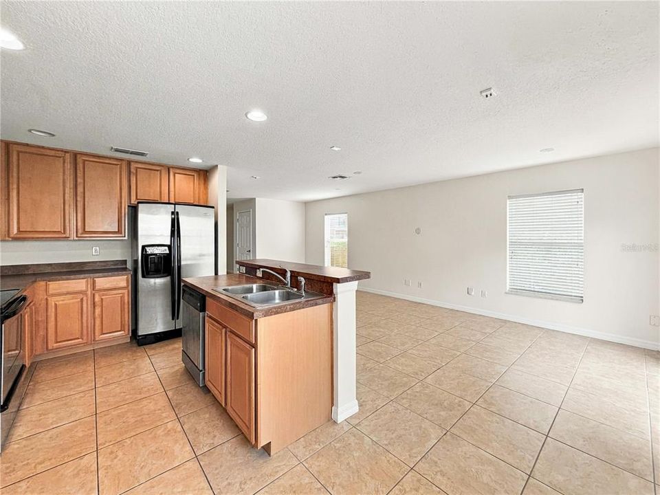 En Venta: $359,900 (3 camas, 2 baños, 1828 Pies cuadrados)