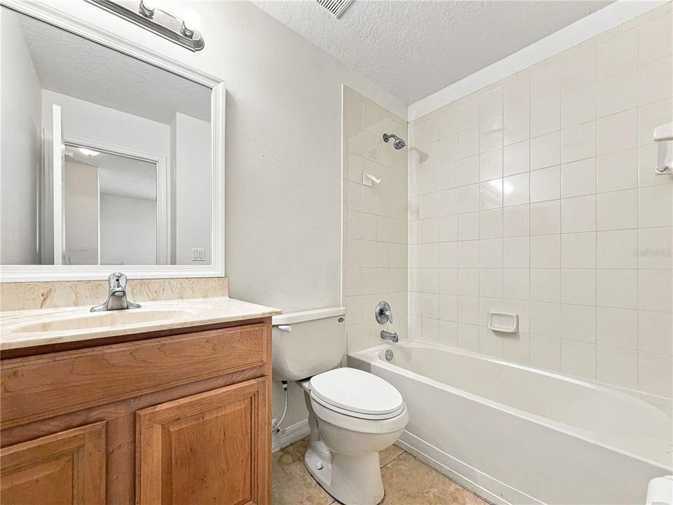 En Venta: $359,900 (3 camas, 2 baños, 1828 Pies cuadrados)