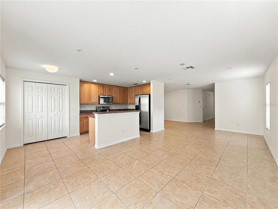 En Venta: $359,900 (3 camas, 2 baños, 1828 Pies cuadrados)
