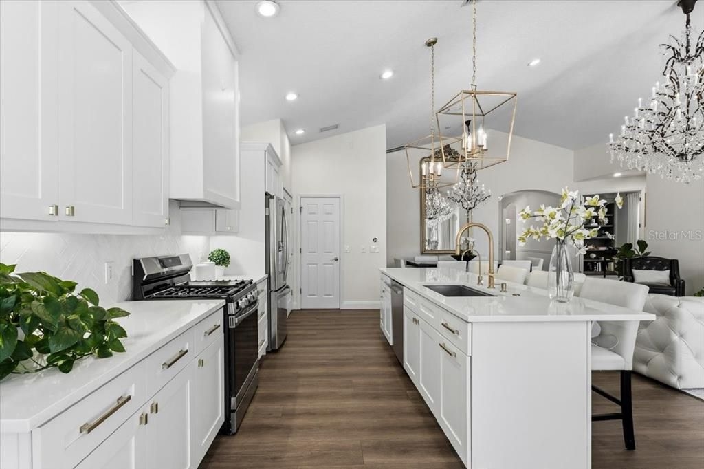 For Sale: $559,000 (2 beds, 2 baths, 1771 Square Feet)
